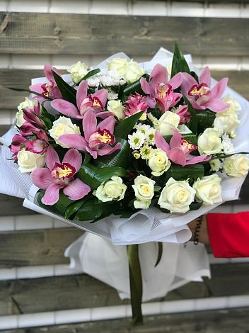 Букет цветов из: Розы и Хризантемы в Федоровка Тульская область