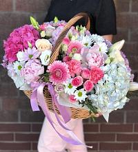 Цветочная композиция из Розы, Хризантемы, Пионы и Лизиантусы в корзине #REPLACE_PRED# Федоровка Тульская область