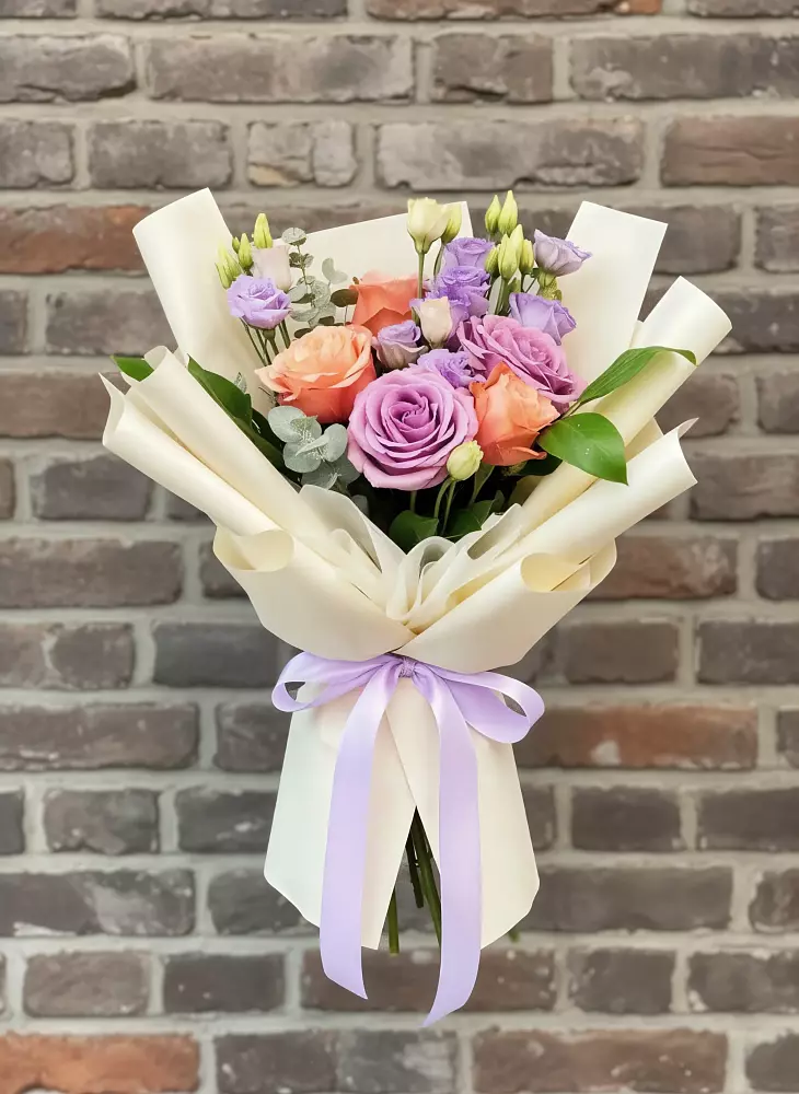 Букет цветов из: Лизиантусы и Розы в Федоровка Тульская область