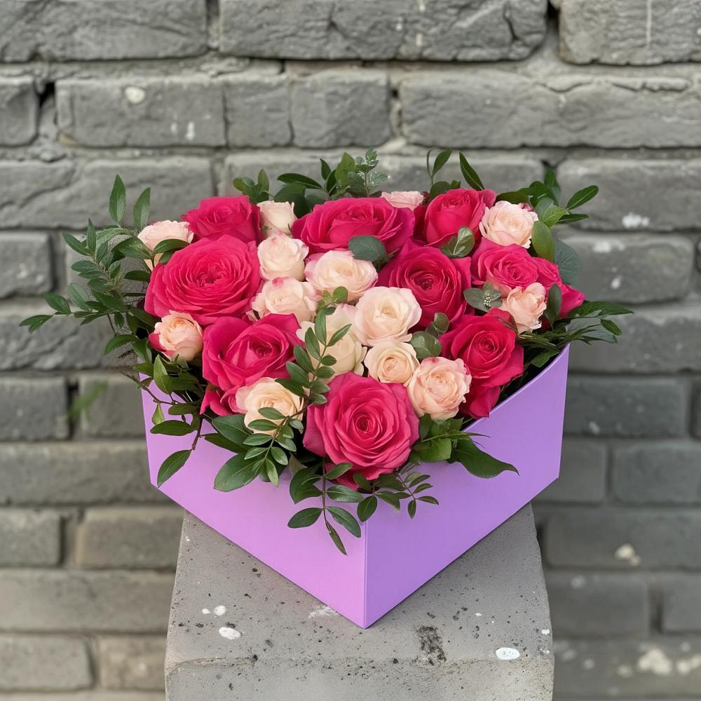 Цветочная композиция из Розы в коробке в Федоровка Тульская область