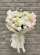 Букет цветов из:  Гвоздики, Розы, Лизиантусы и Хризантемы #REPLACE_PRED# Федоровка Тульская область