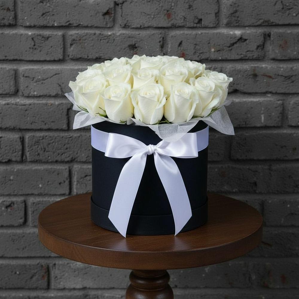 Цветочная композиция из Розы в шляпной коробке в Федоровка Тульская область