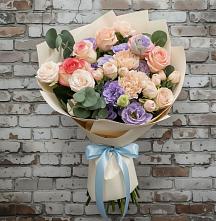 Букет цветов из:  Розы, Лизиантусы и Гвоздики в Федоровка Тульская область