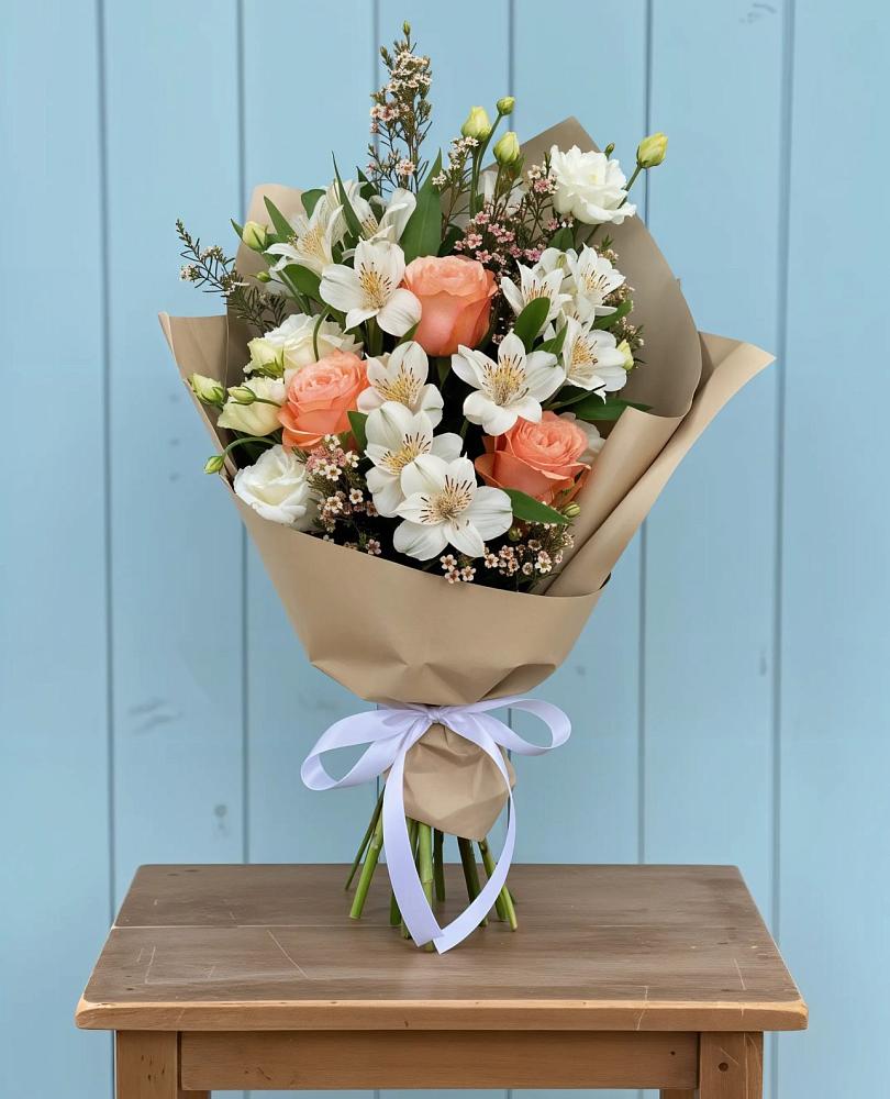 Букет цветов из: Альстромерии, Лизиантусы, Розы и Хризантемы в Федоровка Тульская область